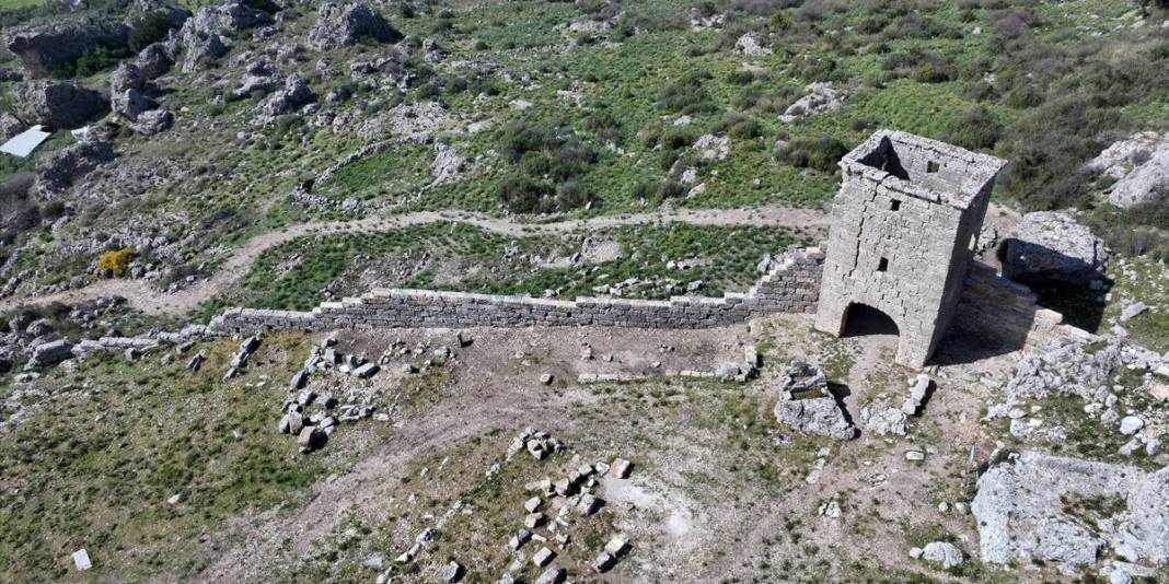 'Medeniyetlerin eşiği' olarak biliniyor: Büyük İskender'e geçit vermeyen Sillyon yeniden ayağa kaldırıldı 2